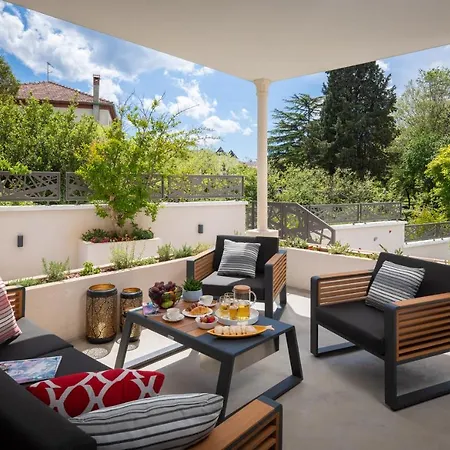 Apartman Scorpaena With Shared Pool