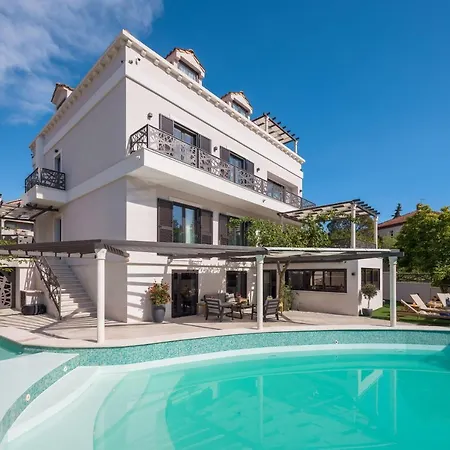 Scorpaena With Shared Pool * Zára