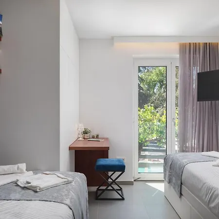 Apartman Scorpaena With Shared Pool