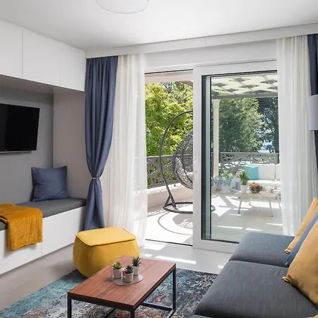 Apartman Scorpaena With Shared Pool Zára