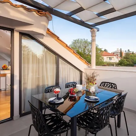Apartment Scorpaena With Shared Pool