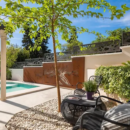 Scorpaena With Shared Pool Apartment