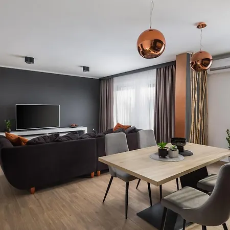 Scorpaena With Shared Pool Apartment Zadar