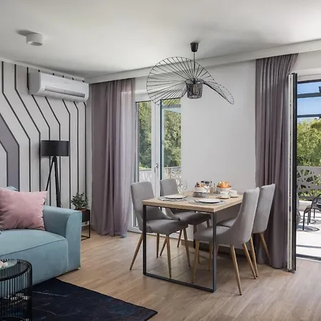 Apartment Scorpaena With Shared Pool Zadar